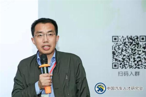 3月30日—31日,在中国上海新能源汽车人才培训基地,针对目前我国动力电池的现状、政策法规、标准体系、研发测试流程及方法,对电动汽车及关键部件测试开发人员进行了动力电池专场的高级培训,本次培训亮点主要是聚焦于动力电池,深度讲解这一关键部件的知识,主要涉及动力电池单体及模组系统的成组技术、安全性分析及评价、回收利用技术等。