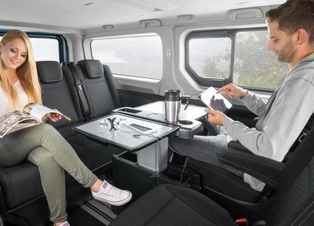7MPVϾȻд ŷVivaro Lifeر